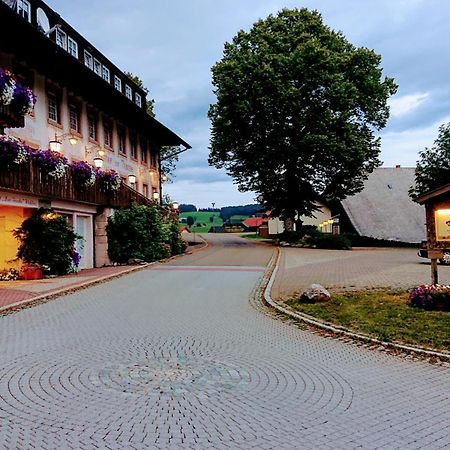 Zur Traube Schwarzwaldhotel & Restaurant Am Titisee Sankt Margen Bagian luar foto